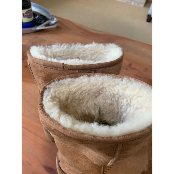 short brown ugg boots - Picture 3 of 4